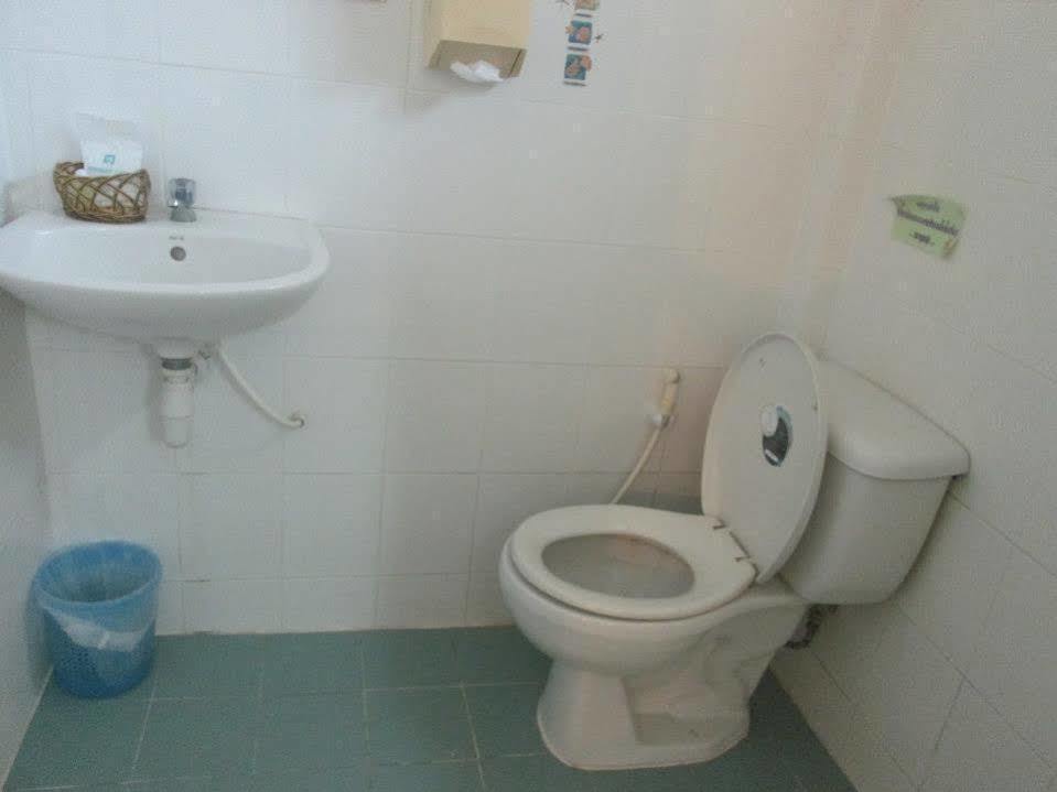 王侬度假村 乌汶 外观 照片